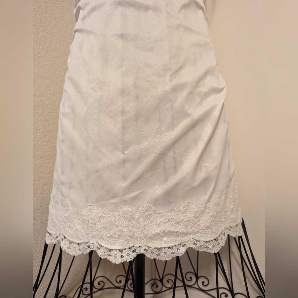 Shadowline Skirt Slip /Small
